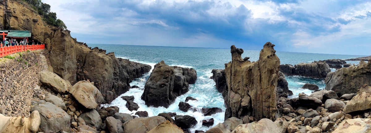 view of the guests visiting the udo-jingu shrine along the miyazaki coastline 