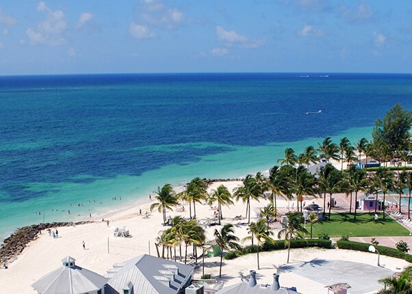 beachfront and ocean in freeport bahamas