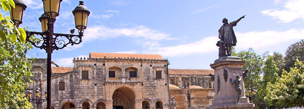 visit columbus square in santo domingo