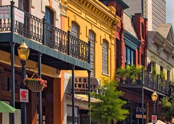 Downtown Mobile stores and restaurants