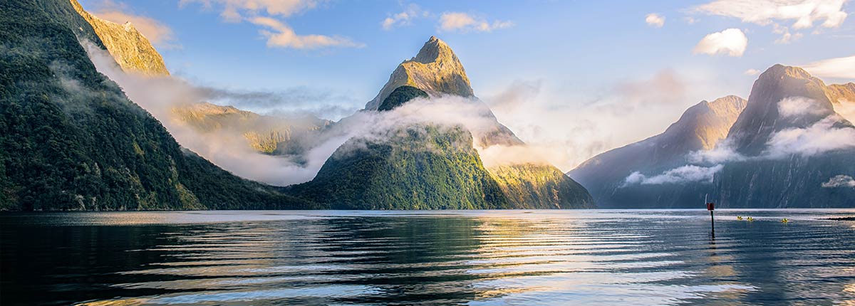 Beautiful landscape of Milford Sound in Fiorland Park, New Zealand